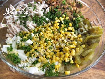 Грибной салат с кукурузой