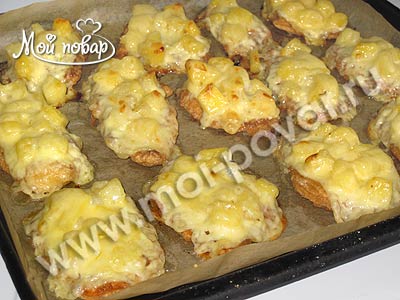 Как приготовить Куриные отбивные в духовке с сыром и ананасами рецепт пошагово